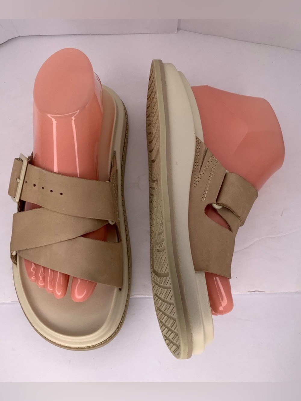 Chaco Townes Angora Nubuck Beige Women's Slide Sandals Sleek Casual Sz 7 - Picture 1 of 10